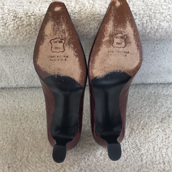 Rare Vintage Stuart Weitzman Crocodile Patent Leather Pumps with Gold Accents - Picture 14 of 17